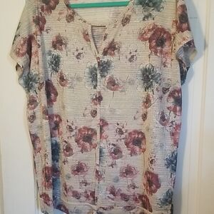 Cute blouse by Creation L